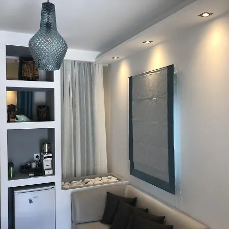 11 2* Mykonos Town