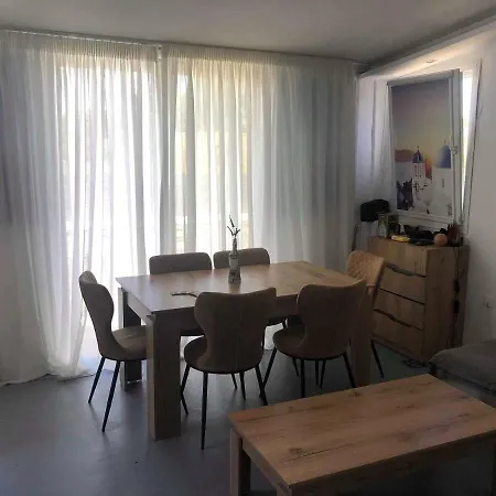 11 2* Mykonos Town